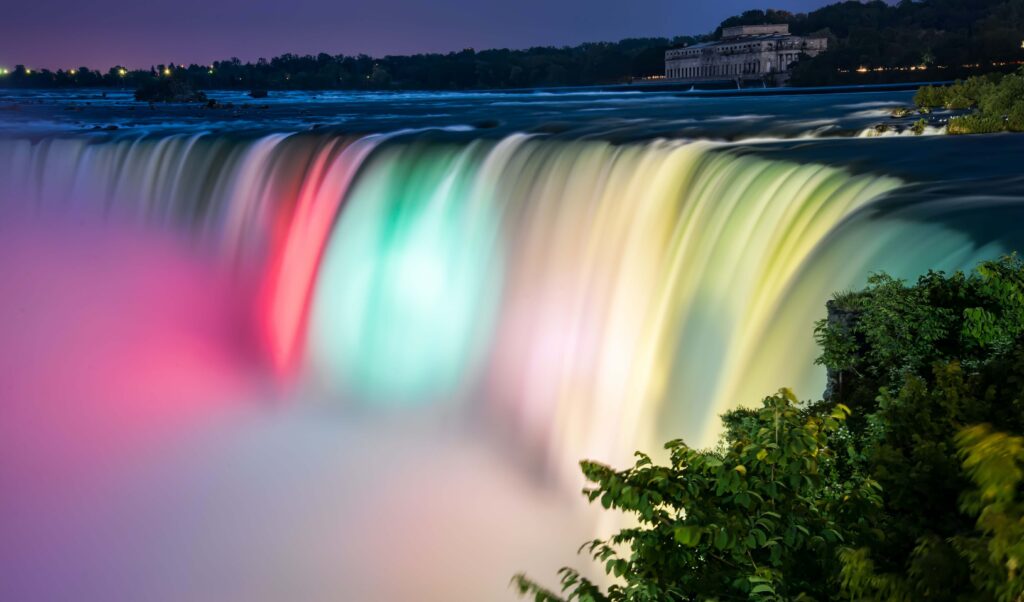 Niagara Falls lit up at night
